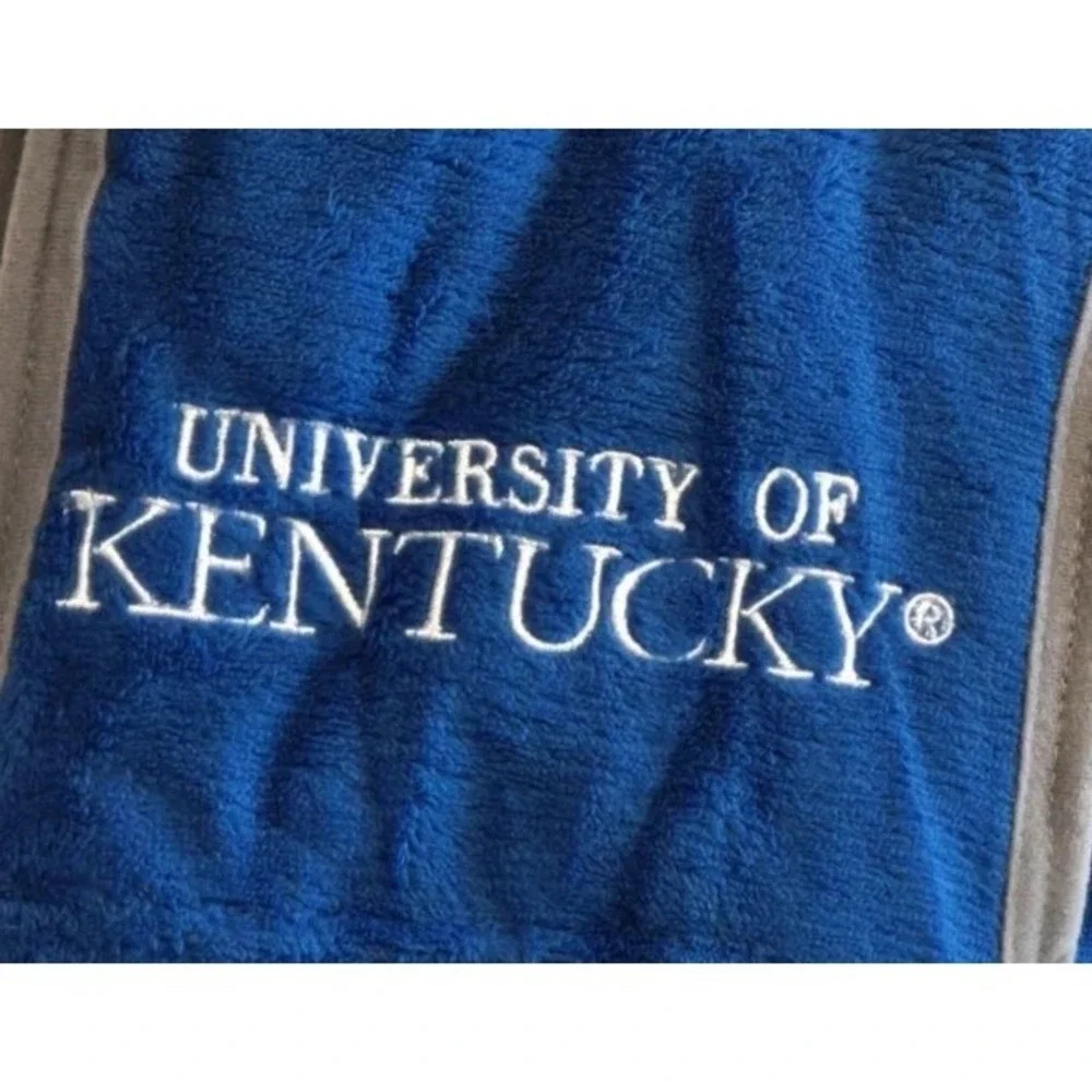 NCAA Kentucky Wildcats Hoodie Scarf ULTRA FLEECE with Pockets
